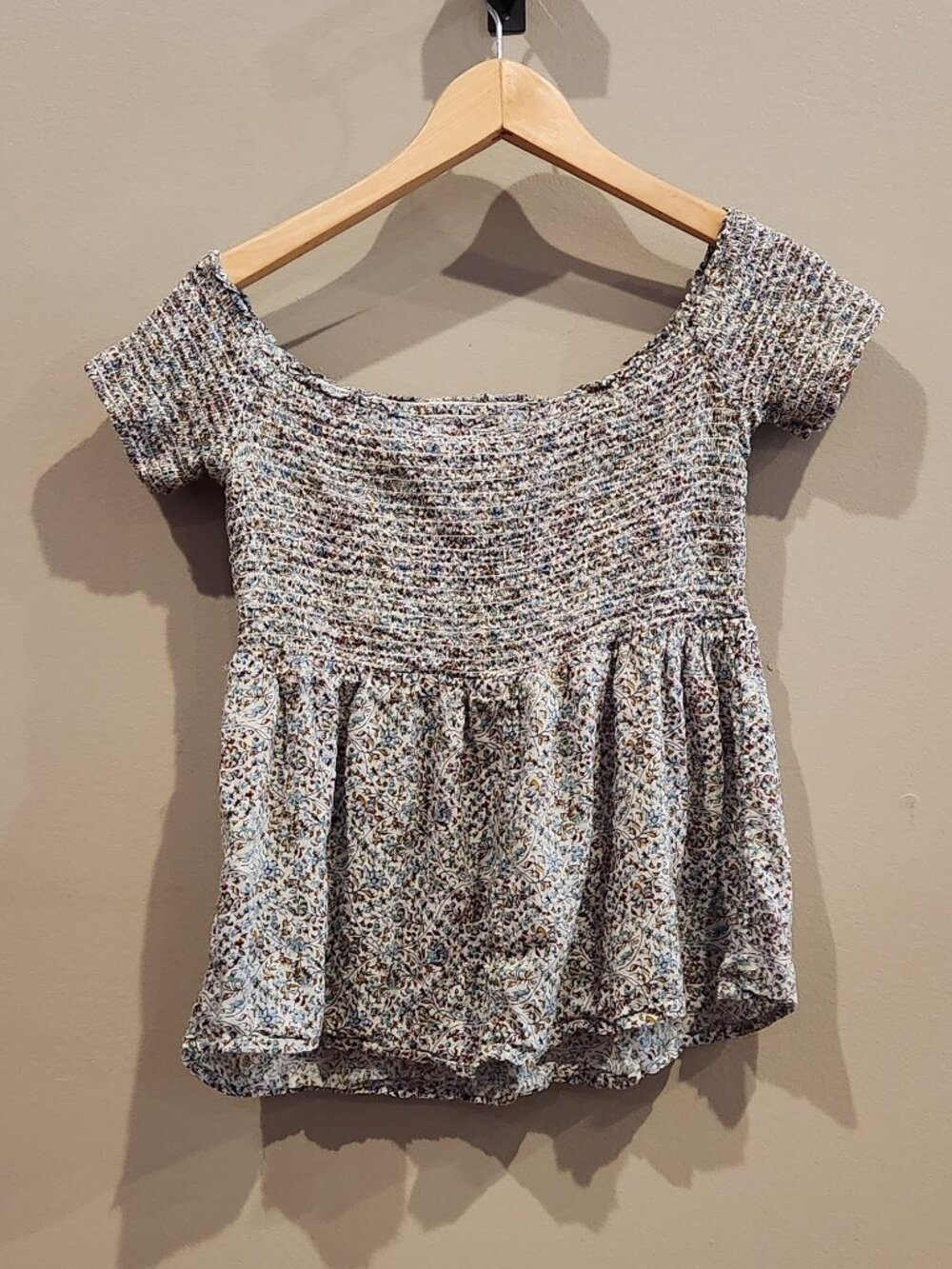 Old Navy Smocked Off Shoulder Floral Boho Top Size Small
